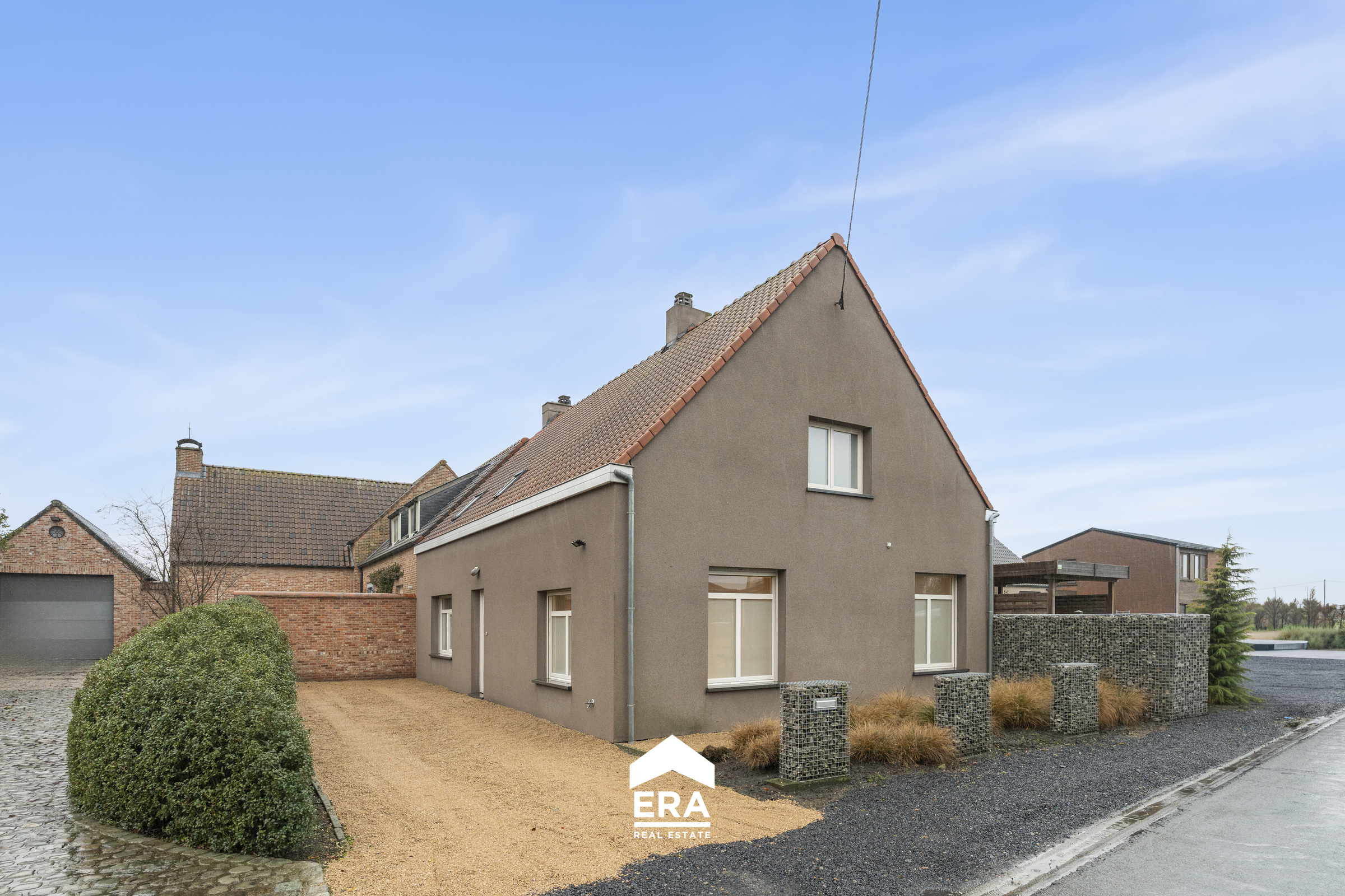 Volledig gerenoveerde woning, 3 slaapkamers+carport (862 m2) - foto 1