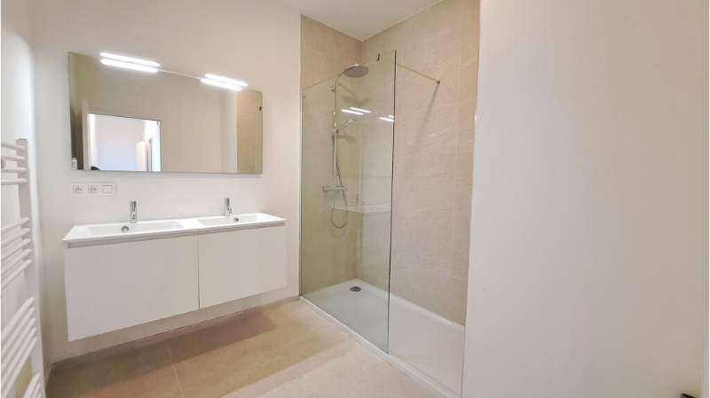 Ruim en lichtrijk 3-slaapkamerappartement te koop in Brugge - foto 4