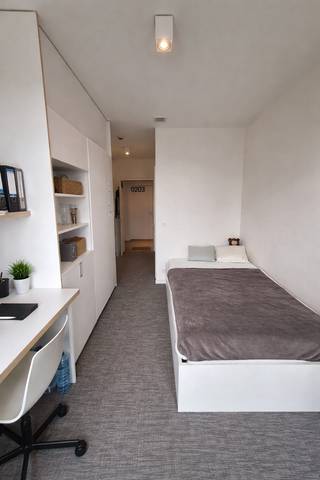 Welkom in residentie 'Ace', gelegen in een rustige buurt, in hartje Leuven. Deze kamer biedt alles wat je nodig hebt om te studeren, te ontspannen...