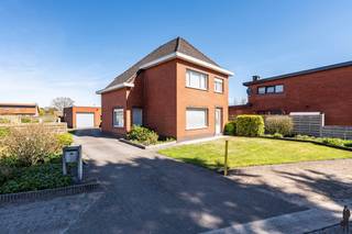Vrijstaande woning met 4 slpk. te Meerle.Bent u op zoek naar een ruime woning in een groene, rustige omgeving? Deze charmante vrijstaande woning in...