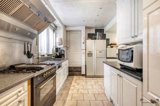 Charmant duplex appartement met 2 garages vlakbij het bruisende centrum van BoomWelkom in Boom een levendige gemeente, waar het heerlijk wonen is...