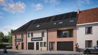 * LOT 1: REEDS VERKOCHT <br /><br />*LOT 2: REEDS VERKOCHT <br /><br />*LOT 3: gesloten bebouwing<br />grond oppervlakte: 150m²<br />Indeling: inkom, garage, afzonderlijk toilet, berging, badkamer met douche, wastafel, tweede afzonderlijk toilet, 2 slaapkamers, open ingerichte keuken, woonkamer, berging, terras, tuin, zolder.<br />PRIJS: €368.000 (excl. kosten)<br /><br /><br />voor meer info kunt u ons altijd contacteren: 059/437777 of info@immogeldhof.be