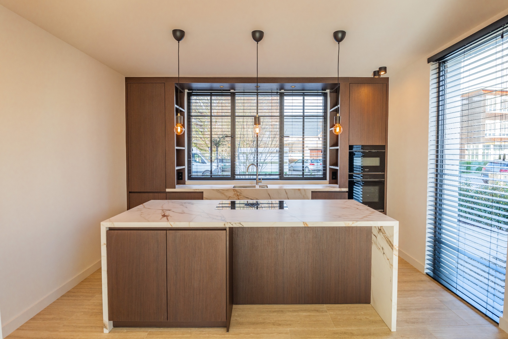 Luxueuze woning met 5 slaapkamers, 3 badkamers en garage - photo 2