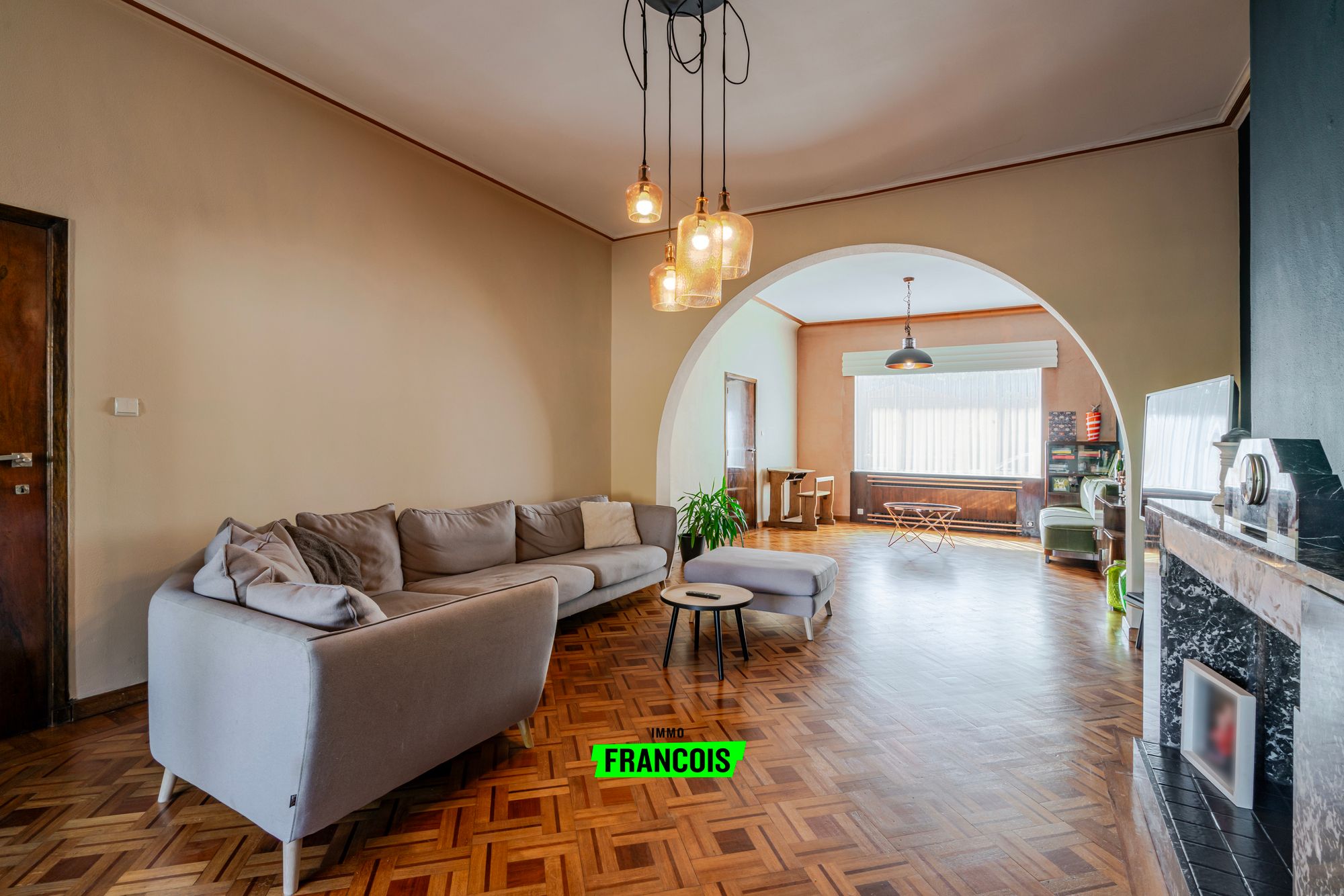Unieke Art-deco parel met 6 slaapkamers in het gezellige dorpshart van Bassevelde. - foto 5