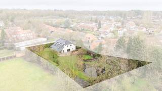 Ruime villa met prachtige tuin in de Guido Gezellestraat, Waasmunster, gelegen in een groene en residentiële omgeving nabij het stadsrand en...