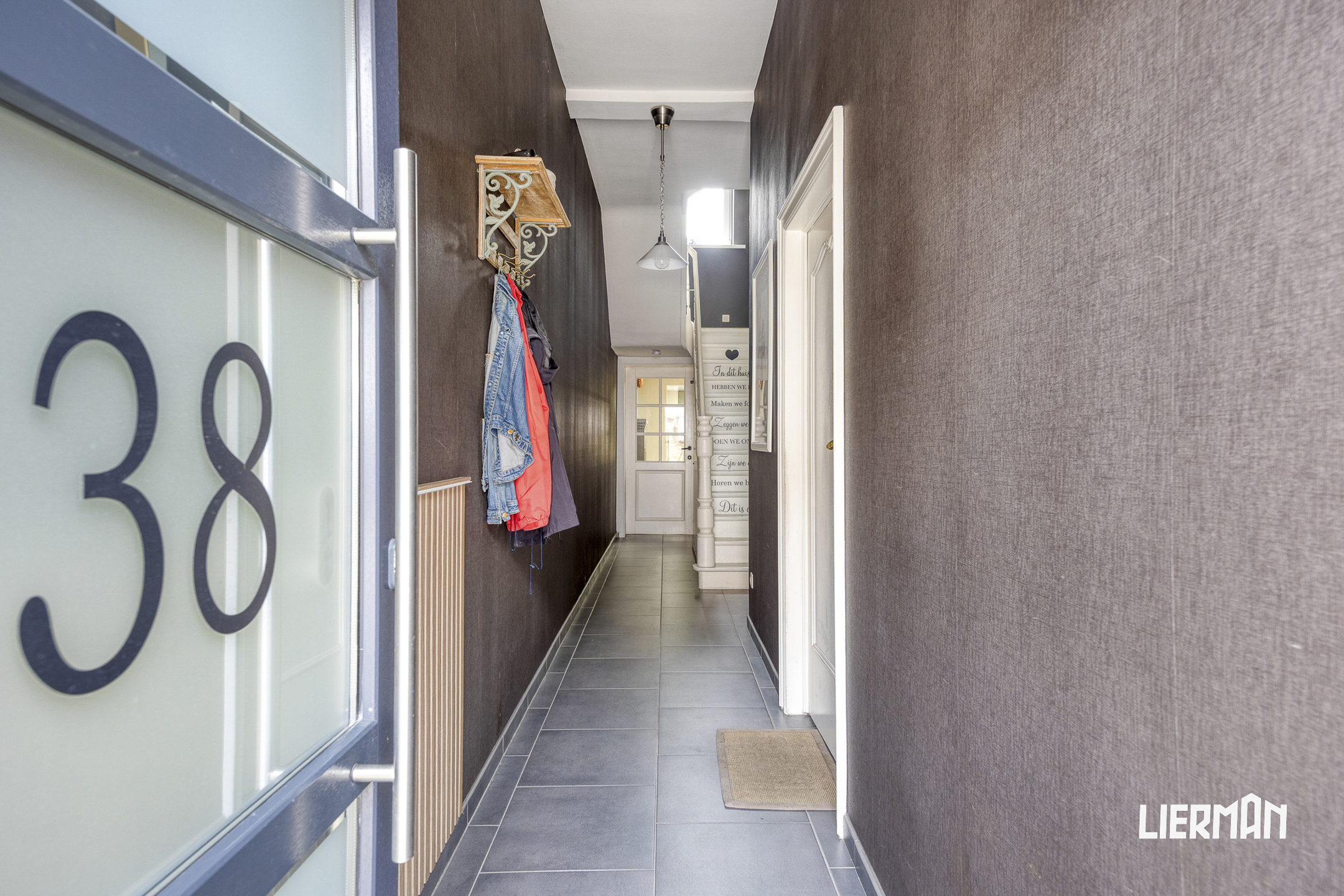 Instapklare gezinswoning met 3 SLK, garage en tuin - foto 4