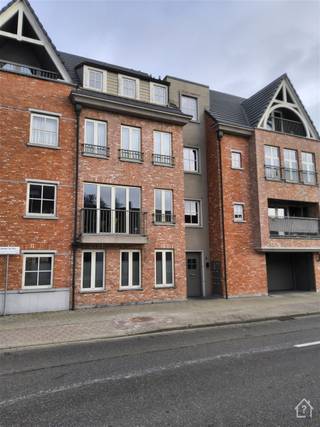 MODERNE GELIJKVLOERS APPARTEMENT IN KONINGSHOIKT MET UITSTEKENDE INDELINGDit prachtige 2-slaapkamer appartement van 146m² is gelegen in Koningshooikt...