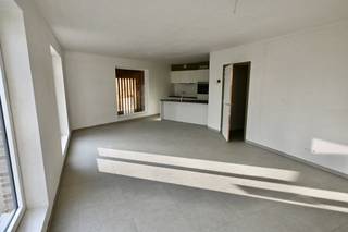 Ruim gelijkvloers appartement met 3 slaapkamers !Opendeurdag zaterdag 14 februari van 14u tot 16u en Zondag 15 februari van 10u tot 12u ! Indeling :...