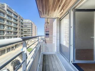 Modern appartement met 2 slaapkamers met zijdelings zeezicht. Gelegen in een jonge Residentie op 150m van het Epernayplein nabij winkels en openbaar vervoer. <br /><br />Indeling:<br />- ruime living met moderne open keuken en toegang tot terras<br />- 2 slaapkamers<br />- moderne badkamer met douchecabine en lavabomeubel<br />- apart gastentoilet<br />- berging  <br /><br />Er is tevens een privatieve kelderberging.<br /><br />Pluspunten:<br />- jonge residentie<br />- op 150m van het Epernayplein en in de omgeving van winkels en openbaar vervoer<br />- dicht bij de zee<br />- privatieve kelderberging<br /><br />Algemene onkosten: € 85,00/maand <br /><br />Beschikbaar vanaf 01/09/2026. <br /><br />Ben je geïnteresseerd in dit pand te huur in Middelkerke? Ga naar de website www.dewaele.com, klik op het pand dat je wenst te huren. Via de rode knop "vraag je bezoek aan" vragen we u kort een profiel in te vullen. Daarna nemen we contact op voor een bezoek. Telefonisch kunnen er geen afspraken gemaakt worden.