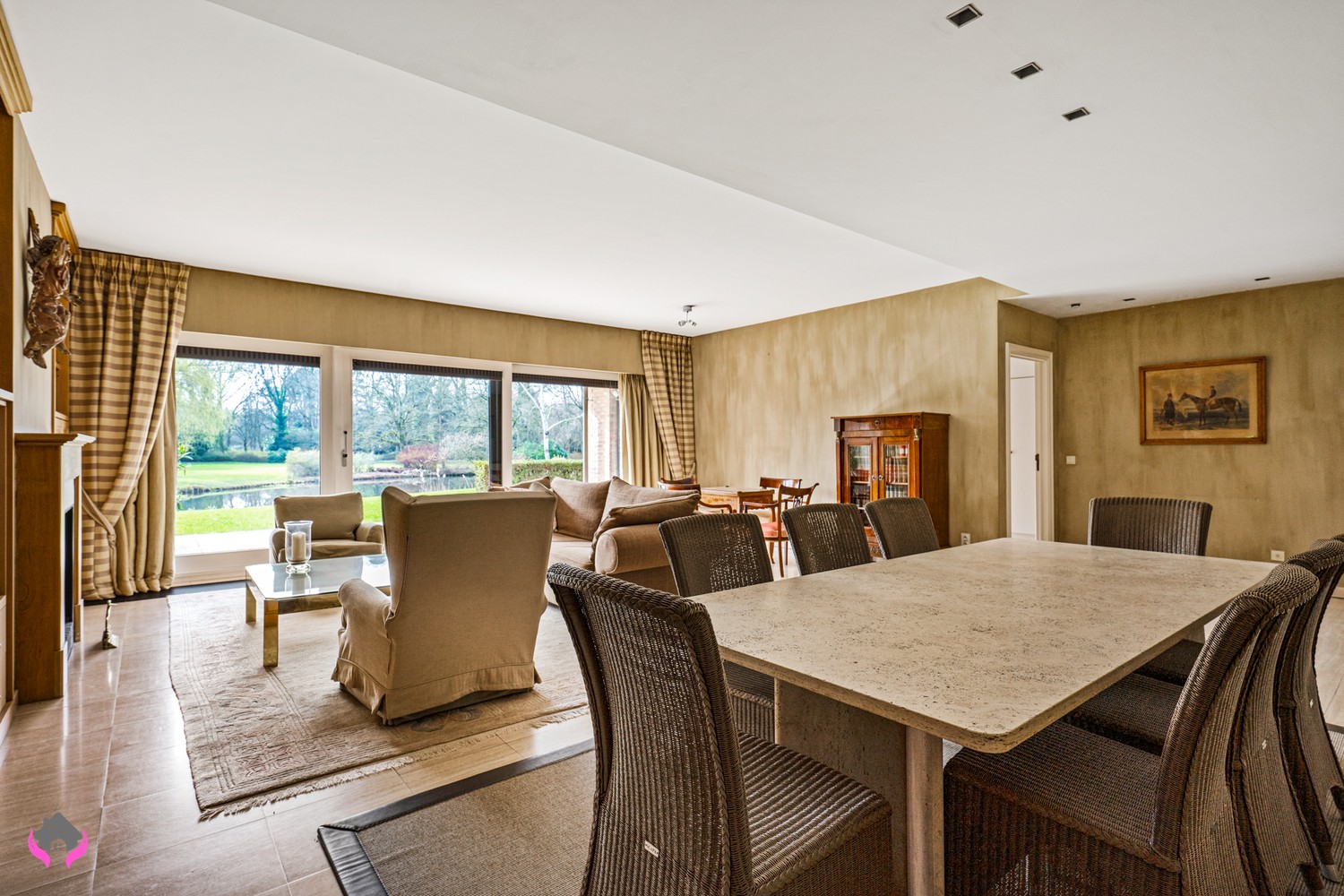 Levenslang comfortabel wonen zonder trappen met een adembenemend uitzicht vanuit dit luxueuze 2 slaapkamer appartement op het gelijkvloers in een afgeschermd domein - foto 5
