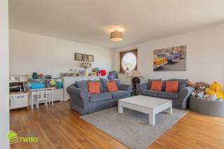 Ruim duplex appartement (118m²) te Lebbeke | BEZOEKDAG 11/04 op afspraak Dit ruim duplex appartement is gelegen in het hart van het "Meysveld te...