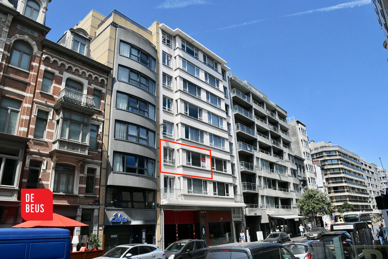 Verzorgd appartement met 2 ruime slaapkamers in hartje centrum, pal aan het strand - foto 1