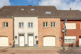 In het hart van Westmeerbeek ligt deze mooie woning. Met één van de slaapkamers op het gelijkvloers biedt dit pand ook de mogelijkheid...