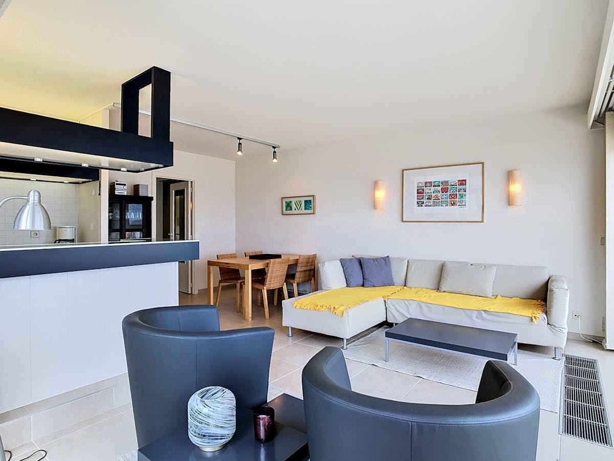 Bel appartement d'angle avec vue frontale sur la mer à louer ! - photo 5