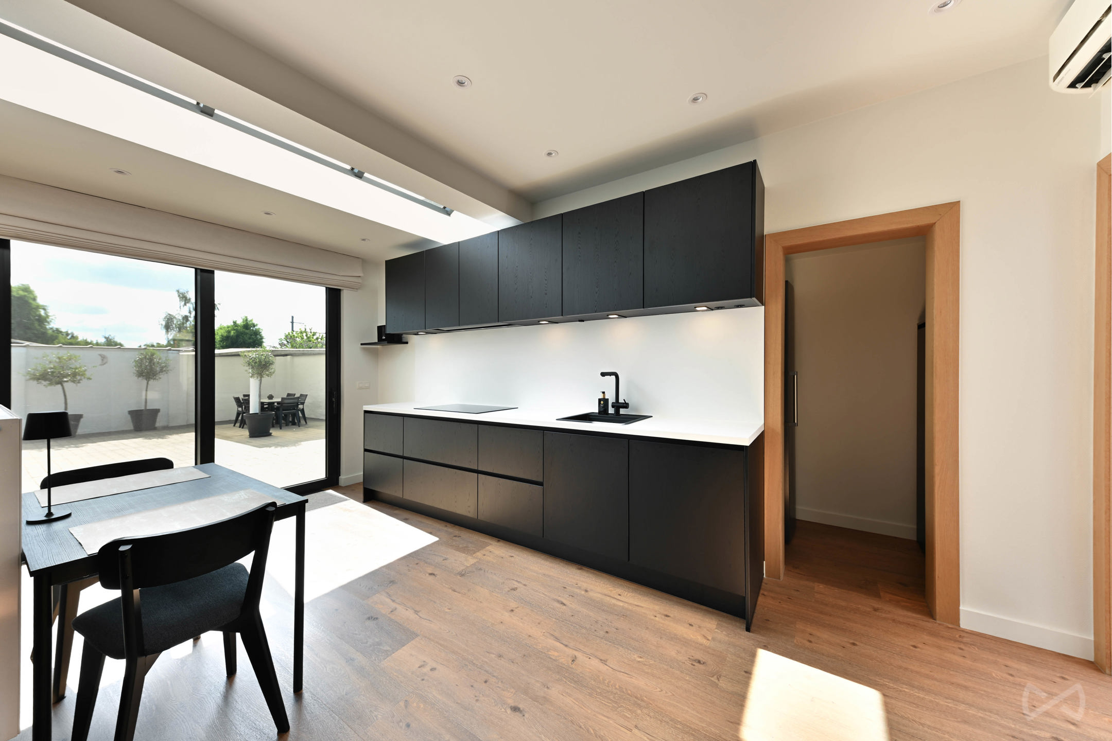 Ruime multifunctionele woning met naastliggende bouwgrond - foto 5