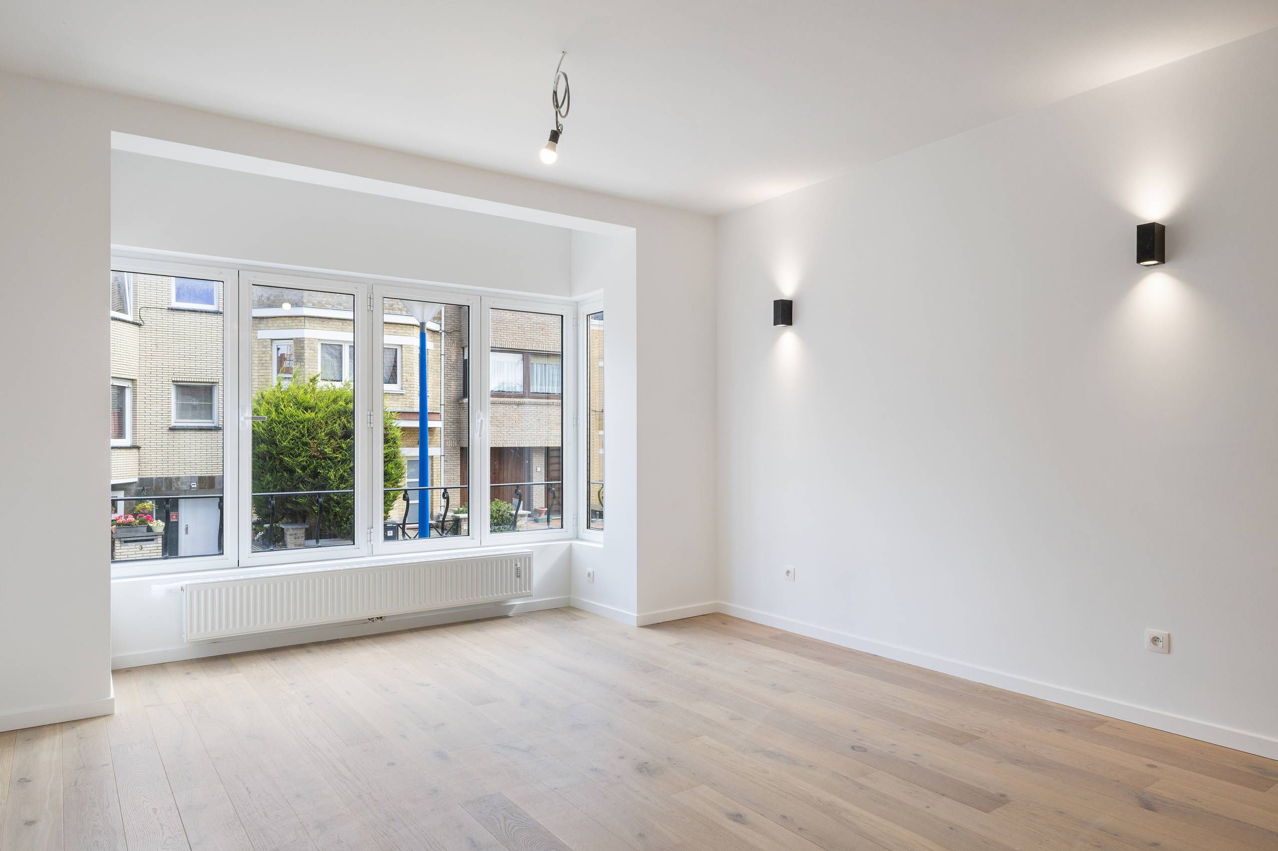 Gerenoveerd 3 slaapkamer appartement te koop in Koksijde! - foto 4