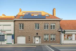 Welkom in dit prachtige gezinshuis in Berlaar! Dit ruime en licht woonpand biedt alles wat u zich wenst voor een comfortabel leven. Met maar...