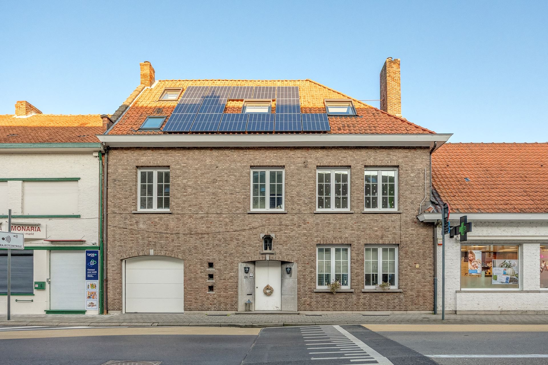 Sterk opgewaardeerde Apothekerswoning met 4 slaapkamers - foto 1