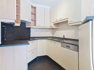 <p>Ruim appartement te huur in het centrum van Putte!<br />Op zoek naar comfortabel wonen in het hart van Putte? Dit aangename appartement op de eerste verdieping combineert een centrale ligging met alle nodige comfort.<br />Het appartement beschikt over een ruime en lichtrijke living met een open, volledig ingerichte keuken. Aansluitend aan de keuken bevindt zich een praktische berging. Verder zijn er twee volwaardige slaapkamers en een ingerichte badkamer.<br />Dankzij de aanwezige lift geniet u van extra gebruiksgemak. Bovendien beschikt het appartement over een ondergrondse kelderberging en is er een fietsenstalling voorzien op het gelijkvloers.<br />Vaste kosten: 300 euro/maand (inbegrepen blokpolis en poetsen algemene delen, verwarming, elektriciteit en water)</p><p>Wil jij hier graag je nieuwe thuis? Bel of mail ons info@future-home.be of 016/ 90 10 21</p><p>EPC: 100 Kwh UC: 20251216-0003758802-RES-1</p>