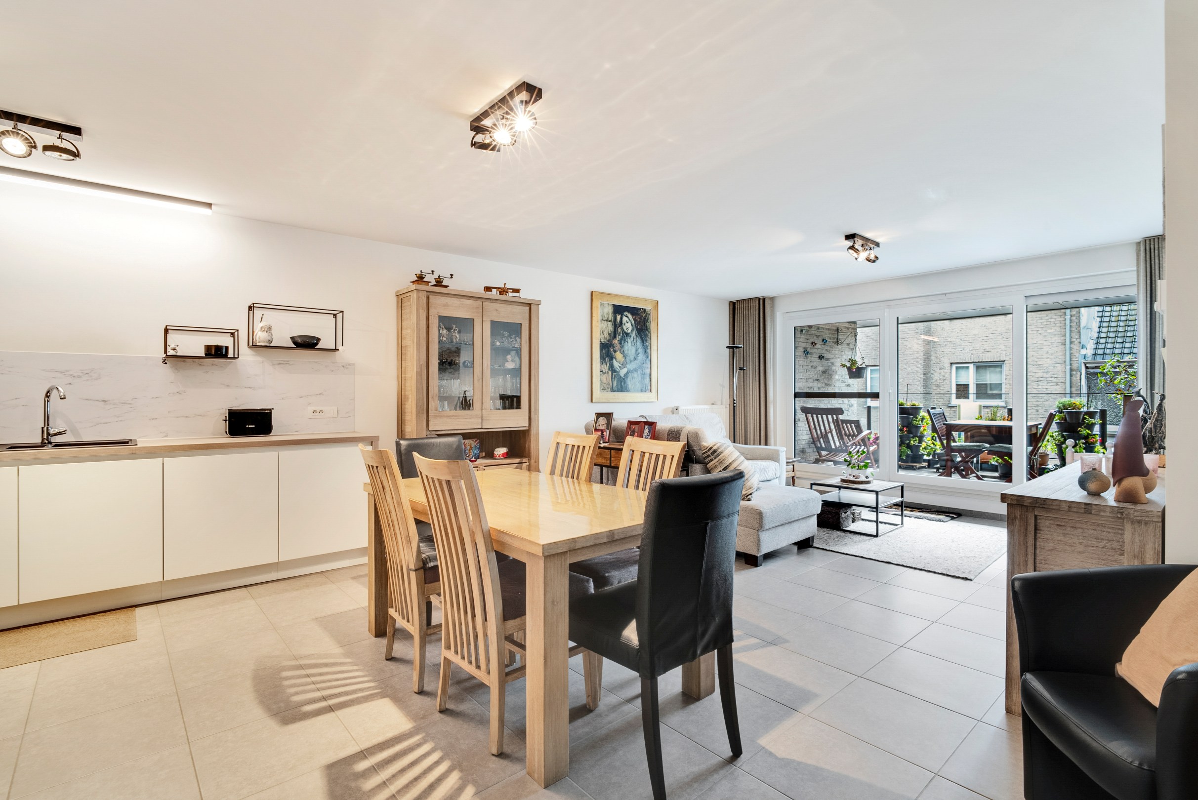 2-slaapkamerappartement met garagebox en ruim terras - foto 4