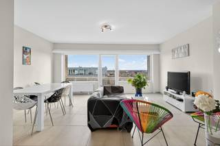 Zonnig en gerenoveerd 2 slaapkamerappartement gelegen aan de rugzijde van de Zeedijk,.Op het zesde verdiep in de Res. Monte Casino vindt u dit...