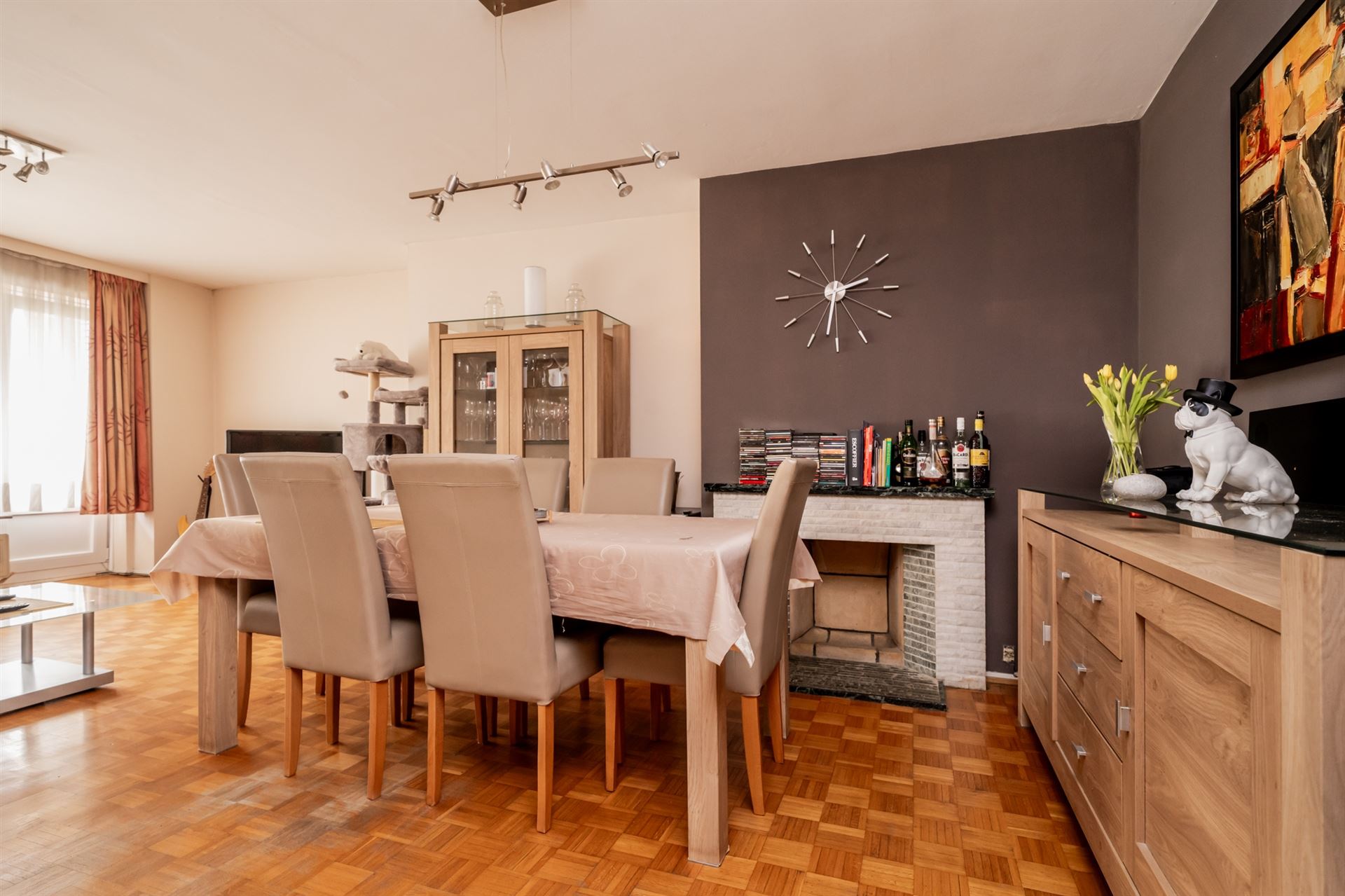 Mooi, lichtrijk op te frissen appartement op de 5de verdieping - foto 3