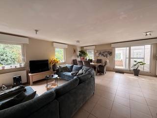 Te huur: Ruim 3-slaapkamer appartement in PeerOp wandelafstand van het centrum ligt dit gezellig duplex appartement met 3 slaapkamers, badkamer, een...
