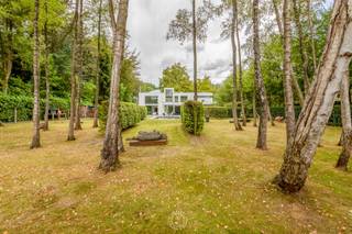 Heerlijk groen en rustig wonen in deze architecturale villa op fietsafstand van Belsele-dorp én met vlotte connectie naar Antwerpen, Gent of...
