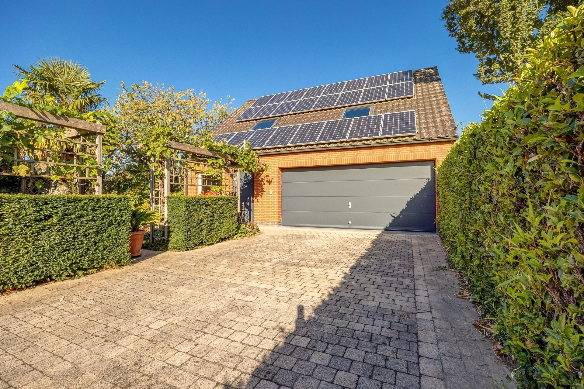 family house - photo 2