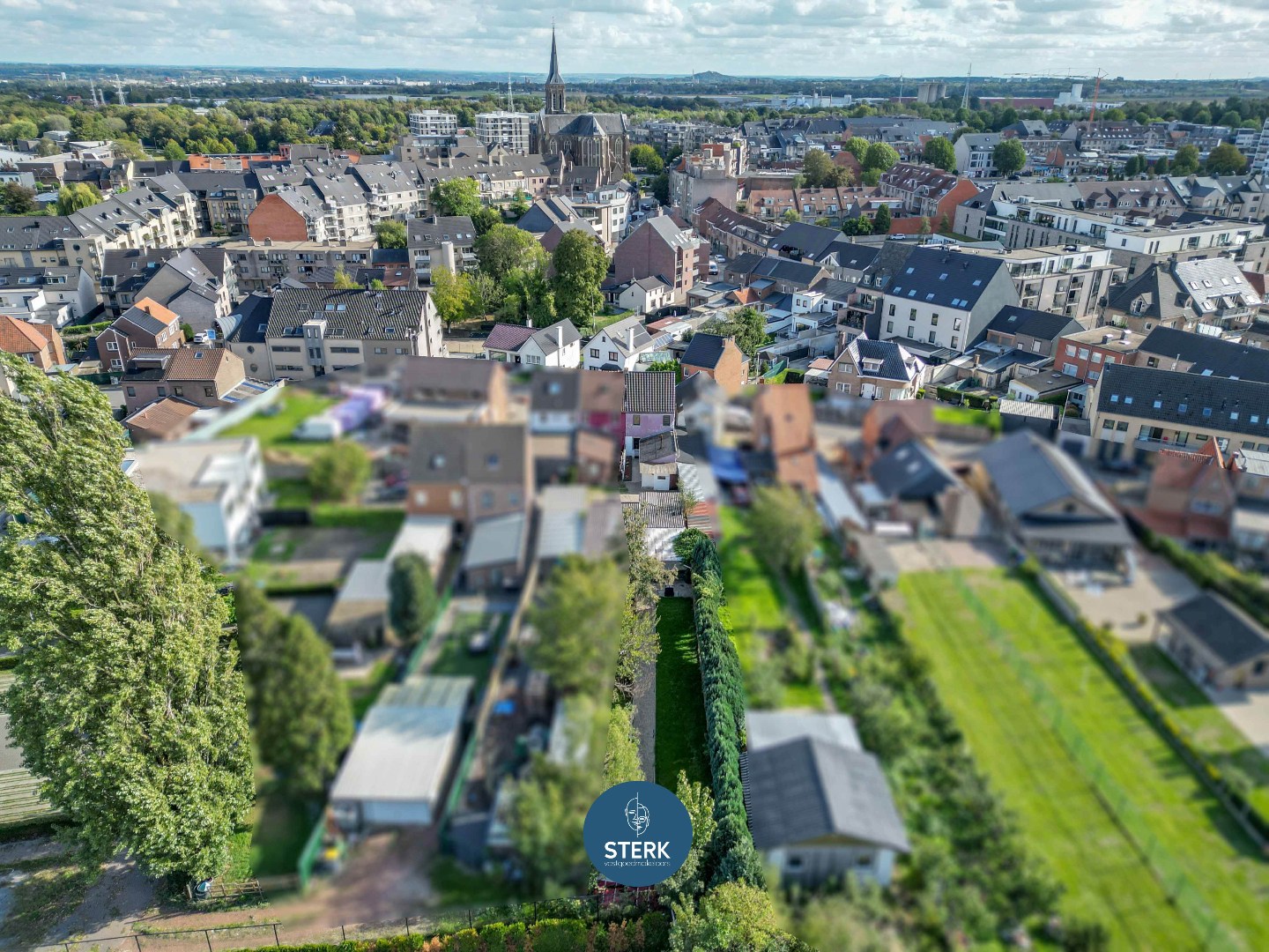 TE RENOVEREN GEZINSWONING OP EEN PERCEEL VAN 3A 90CA IN CENTRUM LANAKEN ! - foto 4