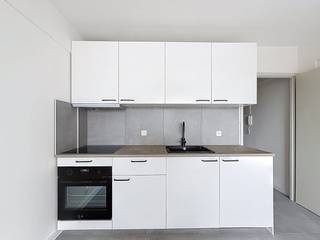 Renovated studio (24m²) for rent in Koksijde-bad. Close to the beach, shops,.. Ready to move in!Be sure to check out the 360° tour of the studio on our own website: www.dewaele.com!LAYOUT:- Third floor:- Entrance;- Living room with open kitchen equipped with all necessary appliances;- Bathroom with shower, washbasin and toilet;ADVANTAGES:- TOP location, near the beach and the shopping street of Koksijde;- Newly renovated;- Sufficient parking options in the area;- High-quality finish with high-quality materials.IMMEDIATELY AVAILABLE!Common costs: + €125, -/month (water, hot water and advance for common parts)Are you interested in this property for rent in Koksijde? Go to the website www.dewaele.com, click on the property you want to rent. Via the red button “request your visit”, we ask you to fill out a profile briefly. After that, we will contact you for a visit. No appointments can be made by phone.