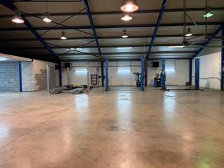 Located on the strategic Dinant–Bouillon axis, a few minutes from Beauraing and with direct access to the E411, this property complex of...