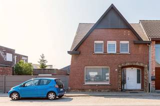 <p><span>Partly modernized house in Rumst.</span></p><p><span> </span></p><p><span>This handsome house has always been maintained with the greatest care and throughout the last few years has been further modernized and optimized. To be ready for the future, the electric heaters need to be replaced. </span></p><p><span> </span></p><p><span>A spacious and bright living room with new gas fireplace and adjacent kitchen with updated appliances offer an ideal home. The storage room behind provides plenty of storage possibilities and there is also a separate guest toilet. The refreshable porch provides a nice addition to the home. The landing on the second floor gives access to the 2 bedrooms, one of which is a small baby room. The bathroom was handsomely renovated in 2018. The roof and upstairs windows were renewed in 2009. </span></p><p><span> </span></p><p><span>And if you don't want to stay inside, you can unwind in the pleasant garden with spacious terrace landscaped in 2018. In addition, there is a detached garage at your disposal.</span></p><p><span> </span></p><p><span>Thanks to its central location between Brussels and Antwerp, easy accessibility is guaranteed.</span></p><p><span> </span></p><p><span>Come discover the assets of this property on site and make an appointment: 015/755 444 or info@immovercammen.be </span></p><p><span> </span></p><p><span>Due to the accumulation heaters, a renovation obligation is applicable. Within 6 years of purchase = mandatory renovation to label D or better. Provided switching to a condensing boiler, the EPC score can become 279 kWh/m² year. </span></p><p><span> </span></p><p><span> </span></p>