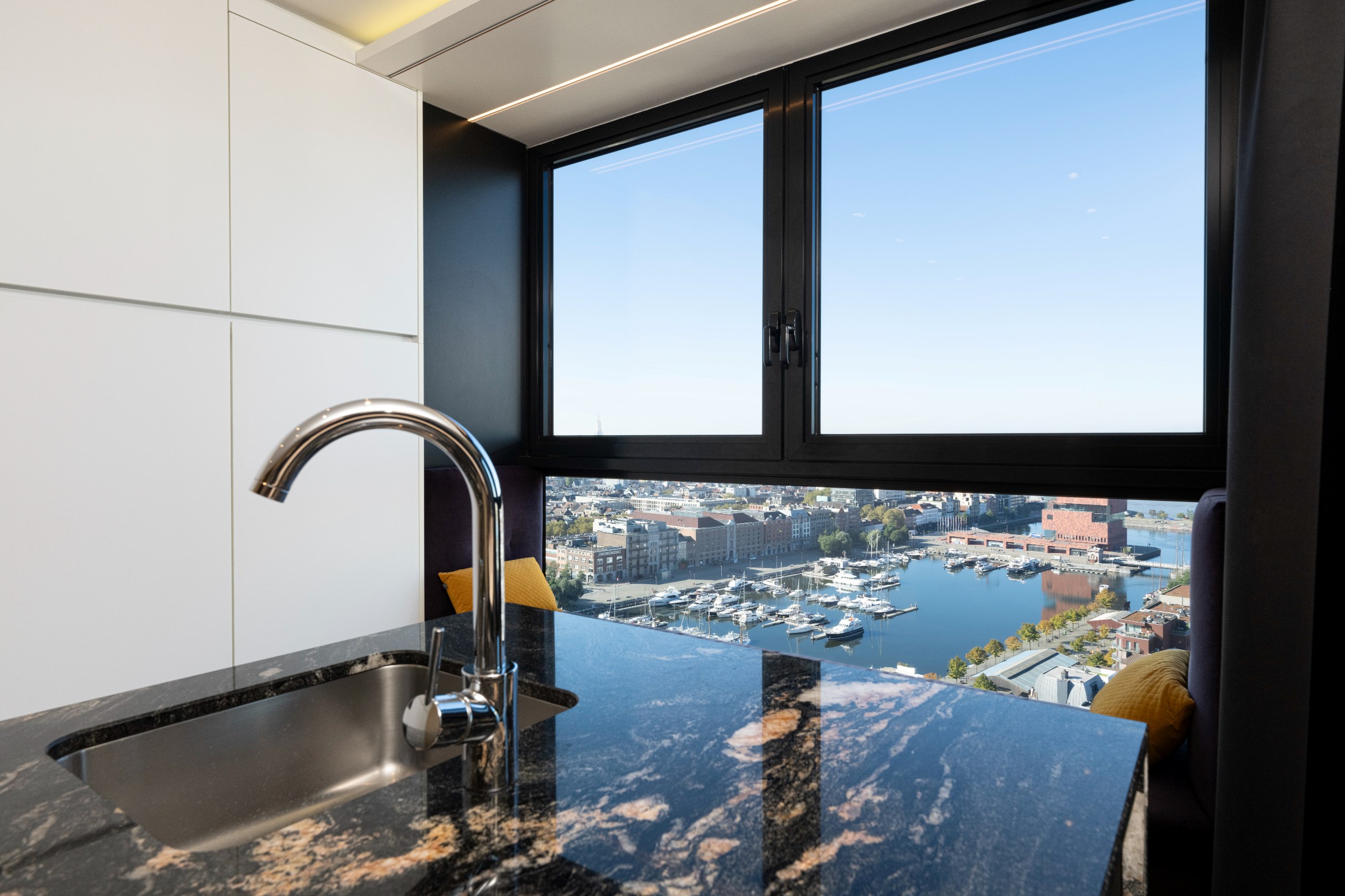 Penthouse met wellness en magnifieke skyline over het gegeerde Eilandje te Antwerpen - foto 2
