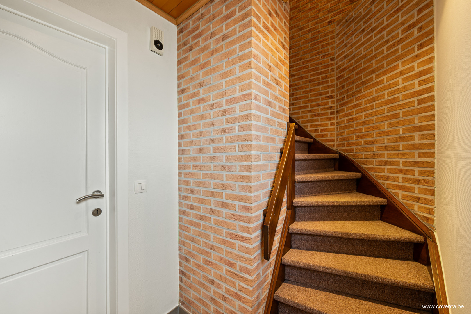 Kindvriendelijke gelegen half open bebouwing met garage en tuin te Deerlijk - foto 3