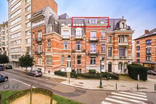Stijlvol appartement met zicht op Square Ambiorix in de Europese wijkGelegen in het hart van de Europese wijk bevindt zich dit magnifieke appartement...