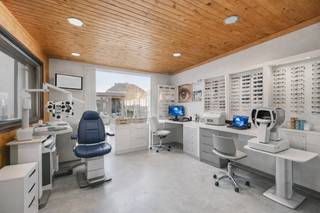 Te koop: charmant gerenoveerde woning met stadstuin en loods van 140 m² op topligging in Sint-Eloois-Vijve Op een uitstekende locatie...