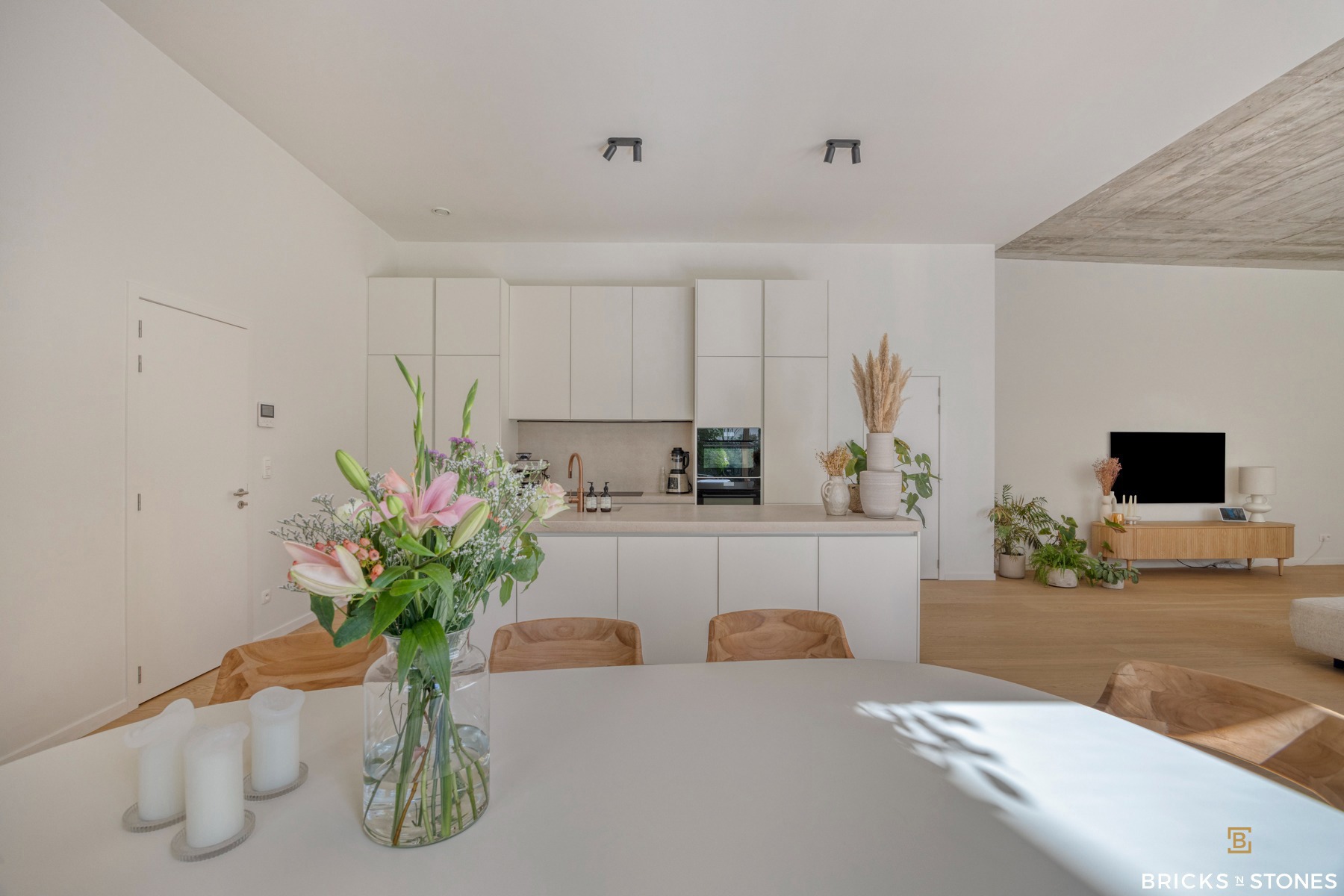 Verborgen parel: gelijkvloers appartement met terras - foto 5