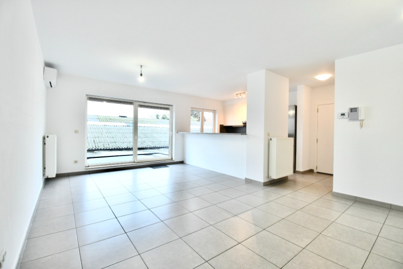 Volledig gerenoveerd appartement met 2 slaapkamers nabij centrum Hamme - foto 2