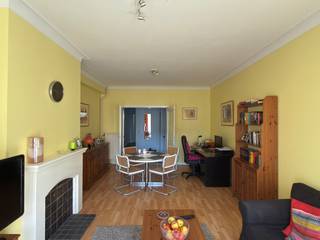 Dit appartement met 1 slaapkamer bevindt zich op een aantrekkelijke locatie in 2018 Antwerpen. Dankzij de vlotte bereikbaarheid en de nabijheid van winkels, scholen, openbaar vervoer, is dit pand ideaal gelegen voor eigen bewoning of als investering.<br />Het appartement heeft een bewoonbare oppervlakte van 65 m². Aan de voorzijde heeft het appartement een ruime glaspartij met porte-fenêtre, wat zorgt voor een aangename lichtinval in de leefruimte. Het appartement heeft een interessante indeling en biedt de basis om dit pand eventueel te renoveren naar eigen smaak. Aan de achterzijde geniet het appartement een terras met open zicht op groen. Het appartement beschikt over een kelderberging.<br /><br />Indeling:<br />Via de inkomhal betreedt u het appartement, die toegang biedt tot de lichtrijke leefruimte, waar een grote raampartij zorgt voor natuurlijke lichtinval. Aan de andere zijde van de hal bereik je een compacte keuken, daarnaast is er een kleine badkamer. Ten slotte vind je de slaapkamer met terras aan de achterzijde van het gebouw. Dit zorgt voor extra rust in een levendige buurt.<br /><br />Dit appartement is de ideale opportuniteit voor wie op zoek is naar een aangenaam pand, op een interessante locatie in Antwerpen.