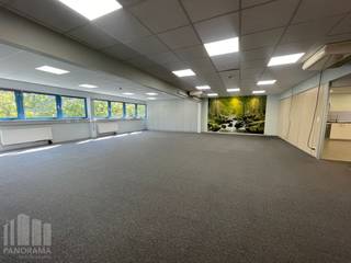 High-quality and bright commercial building for rent, comprising 1,016 m² of move-in ready office space and 214 m² of storage space, strategically located near the Brussels Ring (R0) in Wemmel.<br /><br />The building features a durable concrete structure with exterior walls in prefabricated silex panels and aluminium window frames with double insulating glazing. In addition, the roof was recently renewed with EPDM roofing. The property is equipped with air conditioning and gas central heating, ensuring optimal comfort throughout the year.<br />The offices are practically and neatly fitted out, with tiled flooring on the ground floor and fitted carpet on the first floor, combining comfort and functionality.<br /><br />The property also offers 23 private parking spaces.<br /><br />Thanks to its excellent location close to the R0 and E40 motorways, the building enjoys outstanding accessibility, making it ideal for companies that value a central location for both employees and clients.<br /><br />Do not hesitate to contact PANORAMA B2B for additional information, plans or a site visit on +32 477 09 00 09.