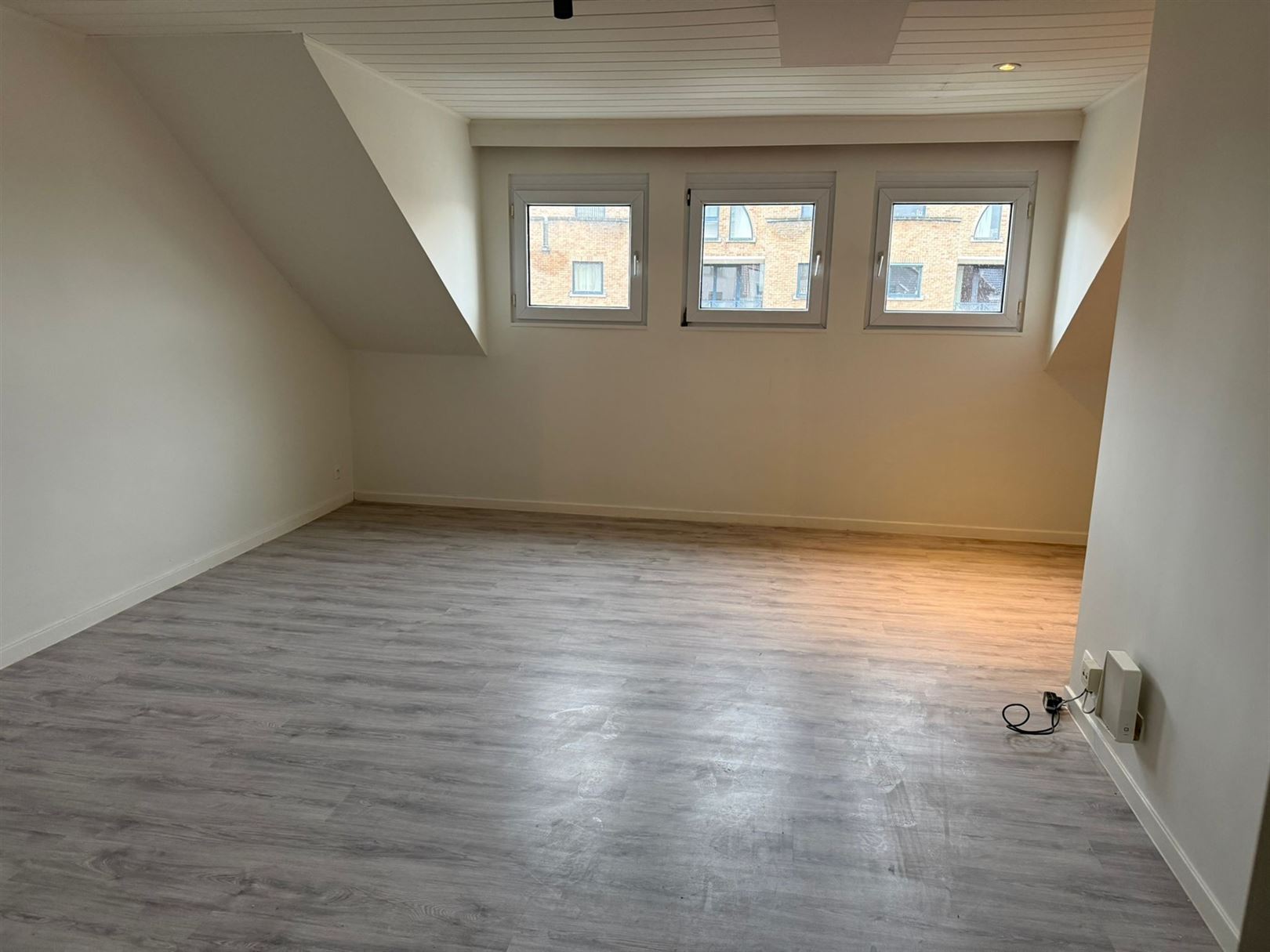 TE HUUR: Dakappartement met 1 slaapkamer in Hasselt! - foto 3