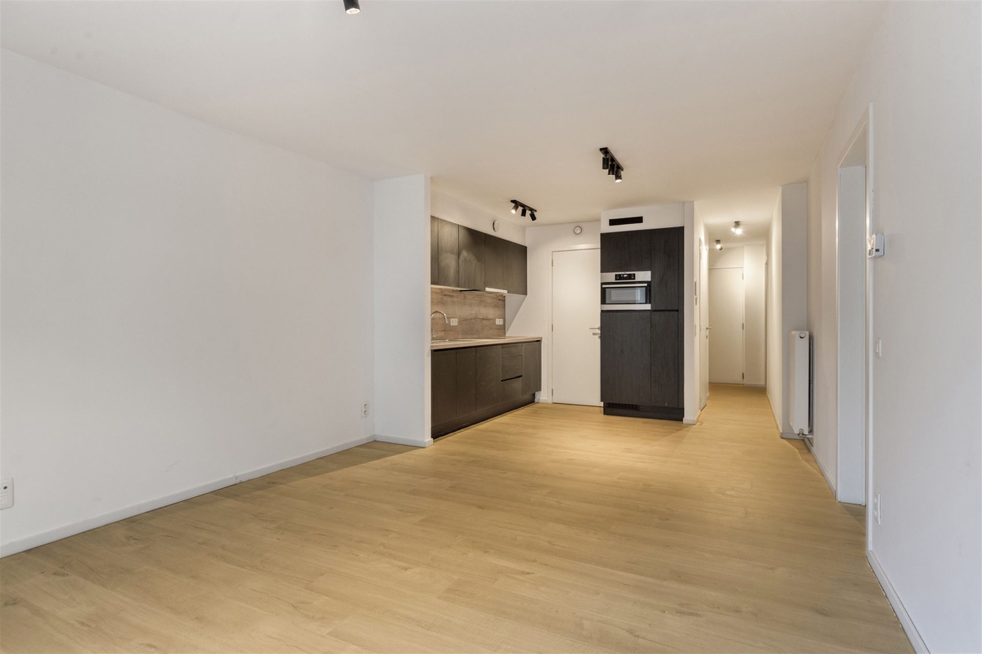 NOUVEAU / CENTRE  - photo 3