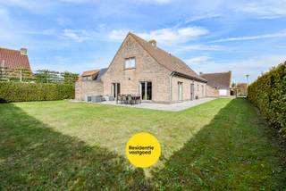 In een rustige, doodlopende straat bevindt zich deze ruime en verzorgde villa die comfort en functionaliteit moeiteloos combineert. De woning...