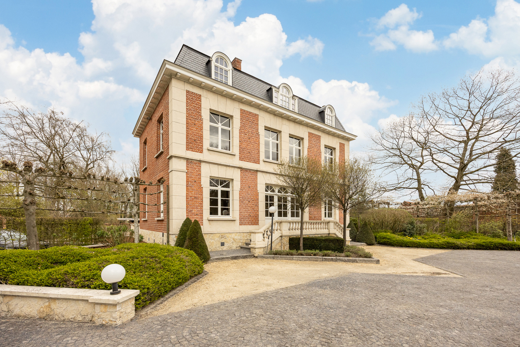 Karaktervol herenhuis met tal van mogelijkheden in Beerse - foto 2