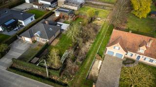Bouwgrond te koop (512 m²) voor halfopen bebouwing (HOB) in een aangename, residentiële buurt. De locatie biedt een uitstekende bereikbaarheid...