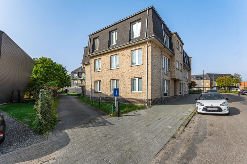 Recent gemoderniseerd GLVL APP met 2 SLK, terras en autostaanplaats - foto 2