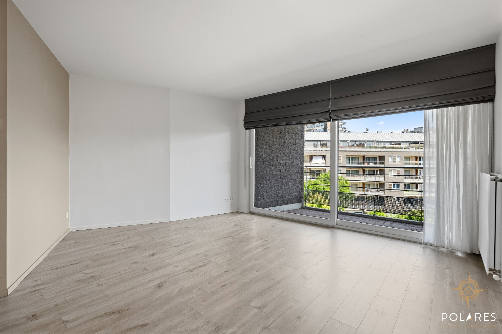Instapklaar 2-slpk appartement met ruim terras en parkeerplaats - foto 4