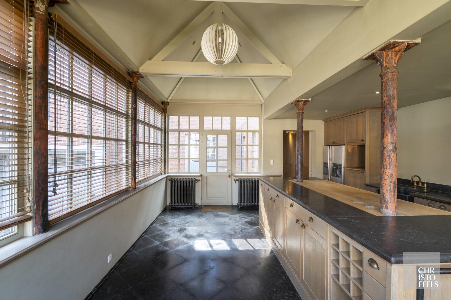 Karaktervol herenhuis (230m²) met stadstuin en garage! - foto 1