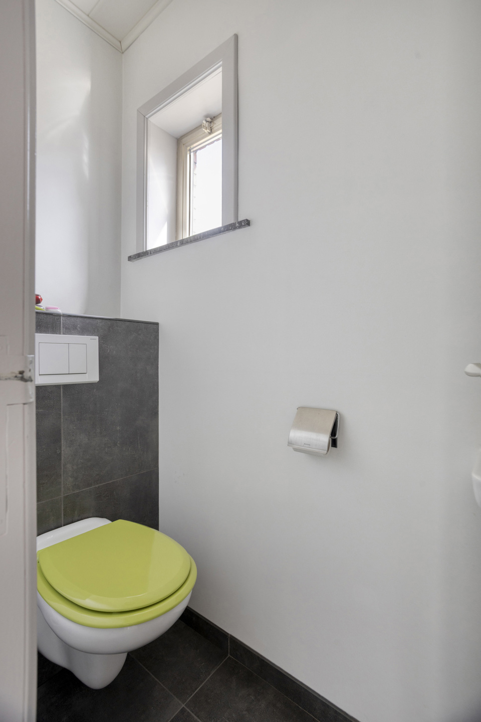 Lichtrijke vrijstaande woning op ruim perceel - foto 3